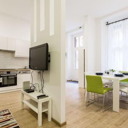 Designer Dream Home In The Ruin Bar District W A/C Budapest Extérieur photo