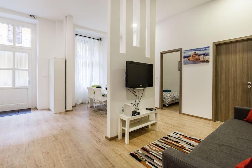 Designer Dream Home In The Ruin Bar District W A/C Budapest Extérieur photo